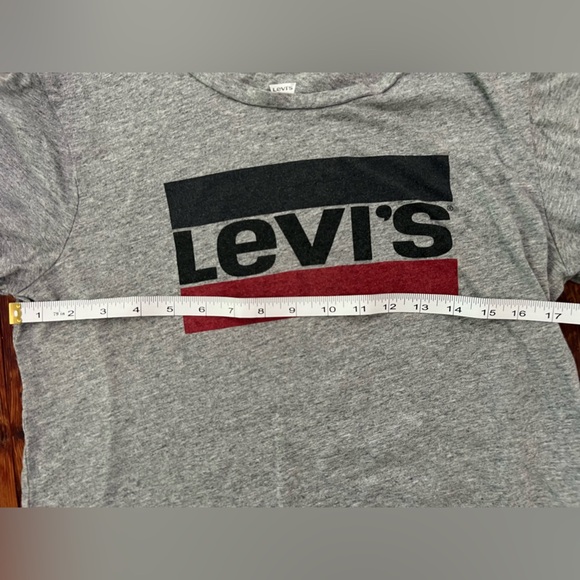 Levi's Gray and Red T-Shirt - Picture 2 of 4